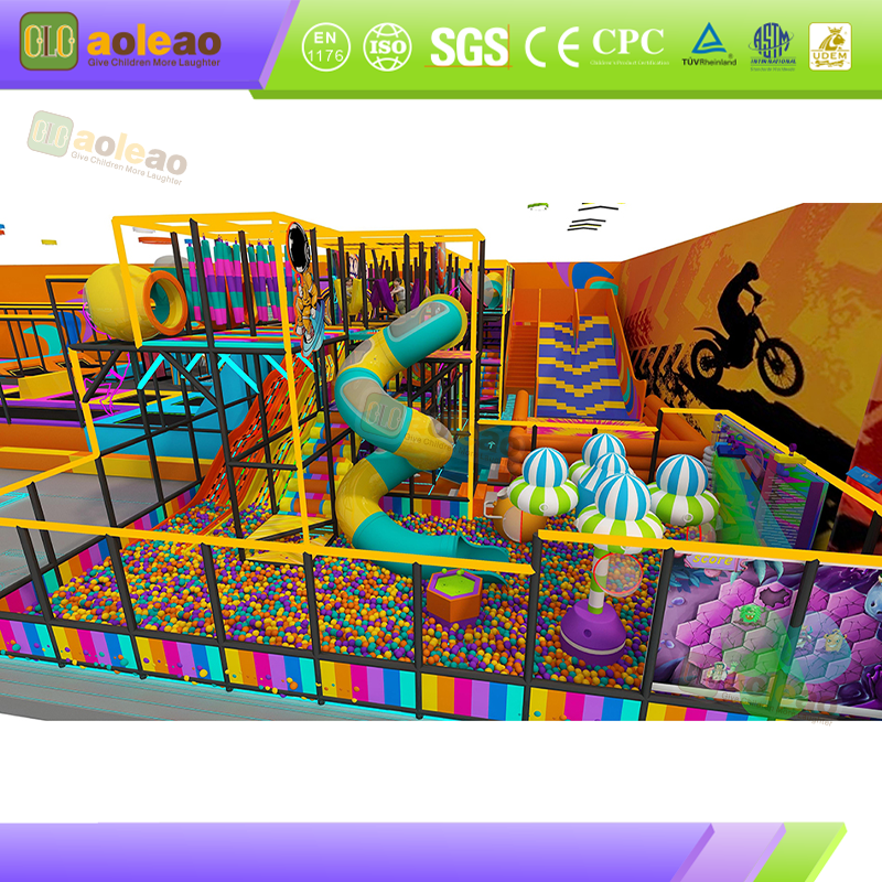 makulay na indoor amusement park na may mga slide