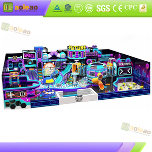 مركز التسوق Atrium Naughty Castle مركز تسوق كبير لمعدات المرور يعمل على تحسين تدفق العملاء