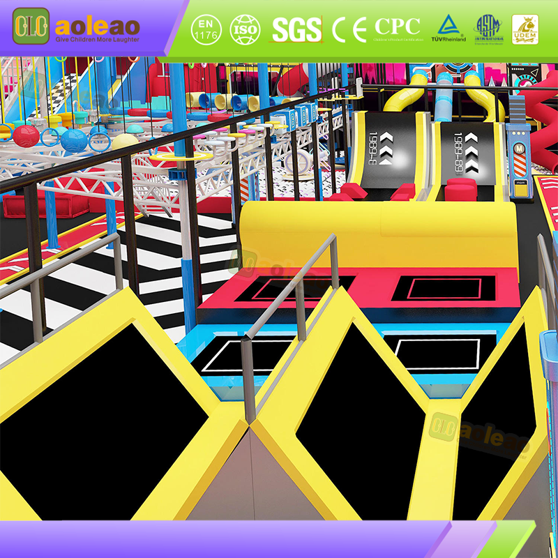 Peralatan Utama Taman Trampolin Set Penuh Konfigurasi Teras Tempat Trampolin Dalaman Output Seluruh Taman Pembukaan Pantas