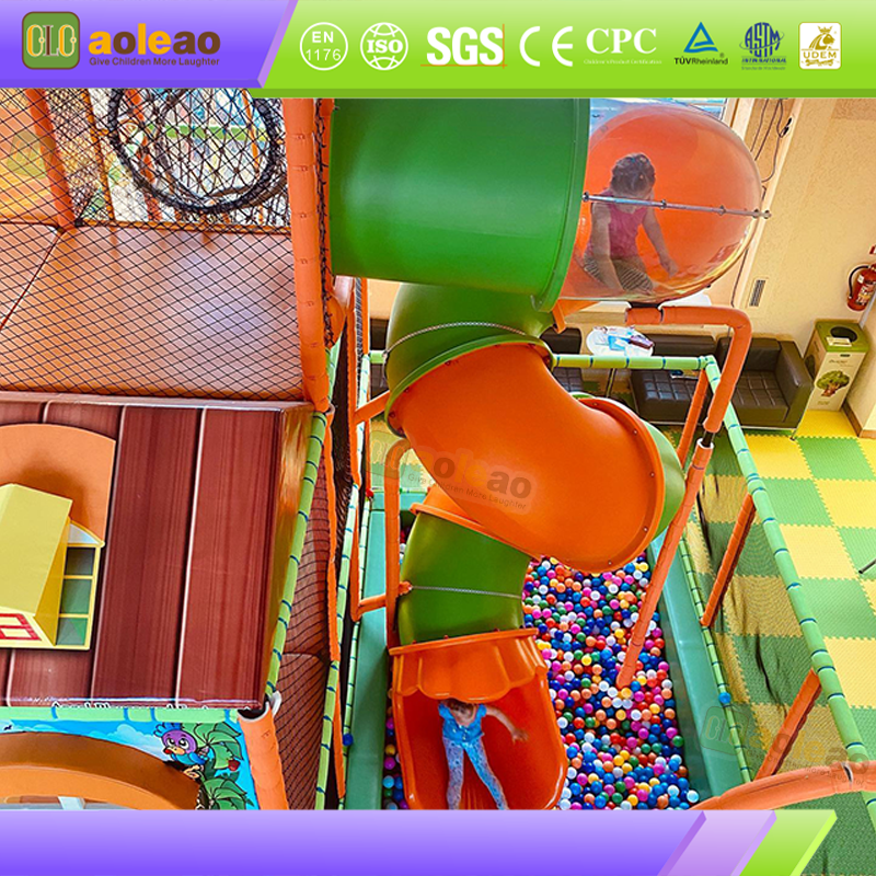 Petite installation de labyrinthe de toboggan de jeu doux, mini aire de jeux int&eacute;rieure, forte adaptabilit&eacute;